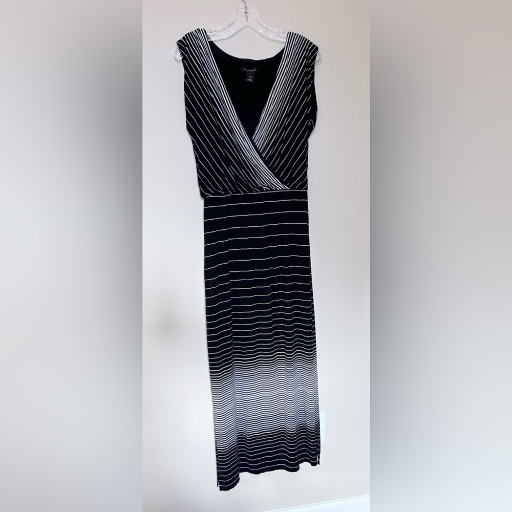 White House Black Market Black and White Maxi Dress